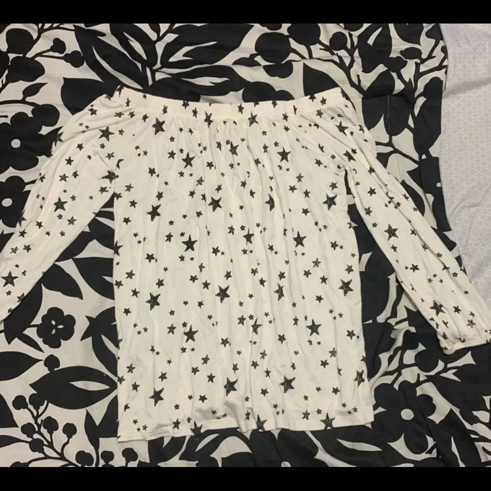 Hollister Star off the shoulder top sz. S